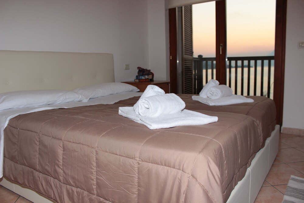 Albergo Navene Guestroom