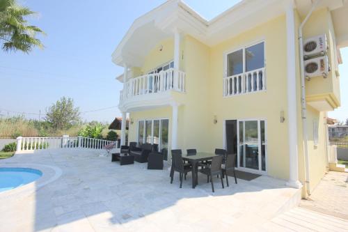 Villa Hollywood 
