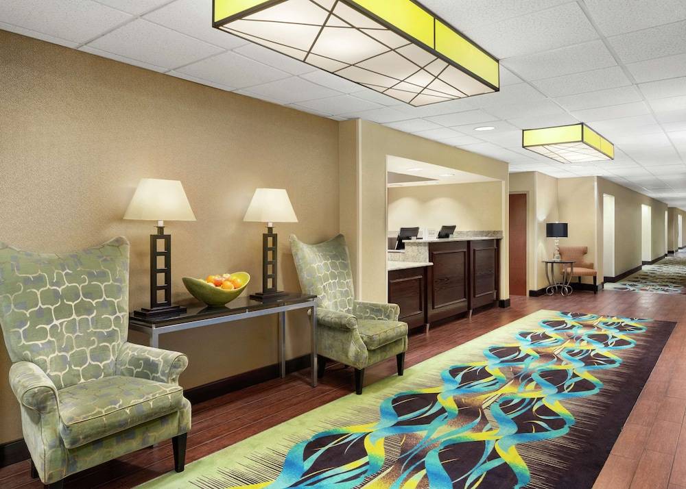 Hampton Inn Dallas Irving Las Colinas - photo 3