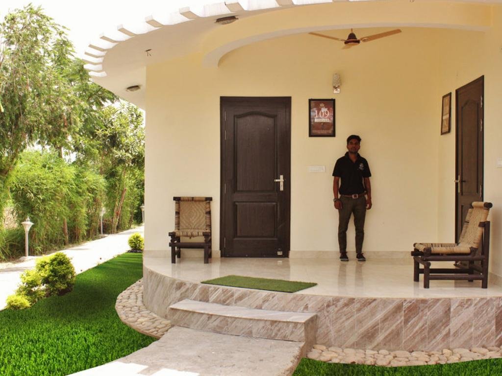 Corbett Treat Resort 