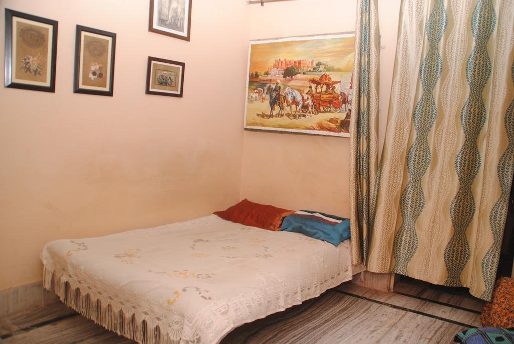 Karina Guest House 