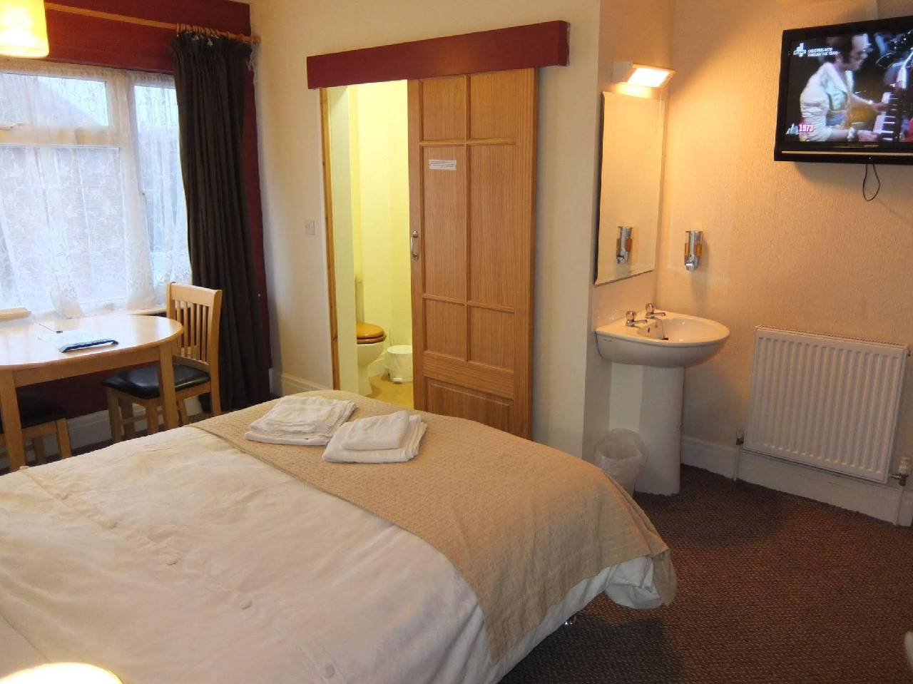 The Monsell Hotel ( مونسل هتل) 