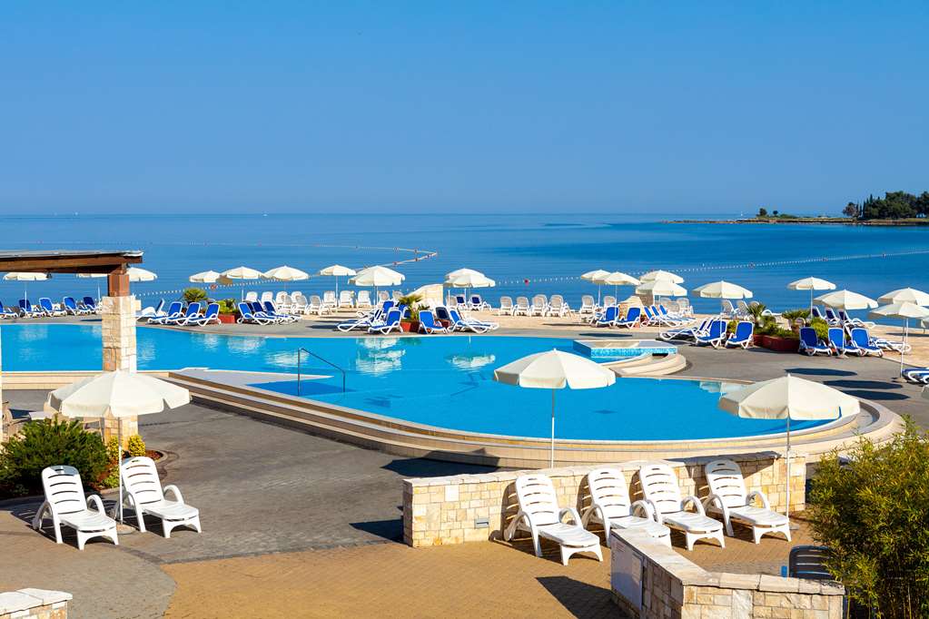 Apartments Sol Amfora For Plava Laguna Pool