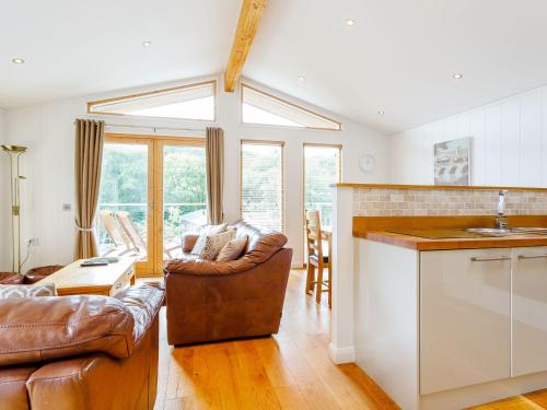 4 Hedgerows Looe 