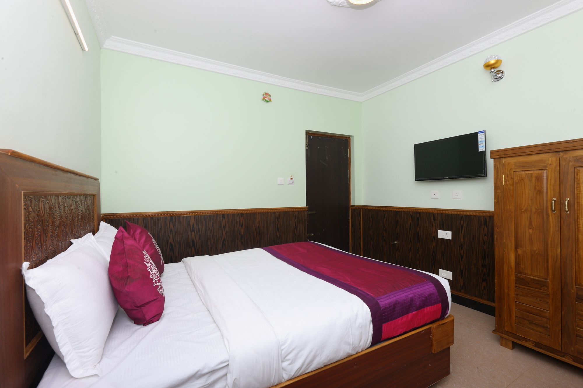 Oyo 8709 Hotel Rain Forest 