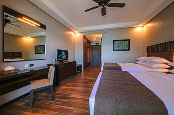 Two Seasons Coron Bayside Hotel (توو سیزنس كورون بیسید هتل) Guestroom