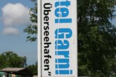 Hotel Garni Am Überseehafen Rostock (هتل گارنی آم Üبرسیهافن روستوک) 