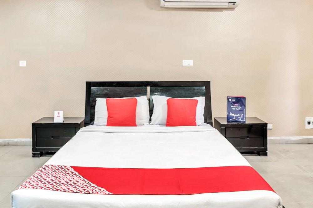 Oyo 11614 Hotel Vvip Stays 