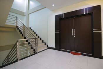Airy Pontianak Selatan Wr Supratman 33 Staircase