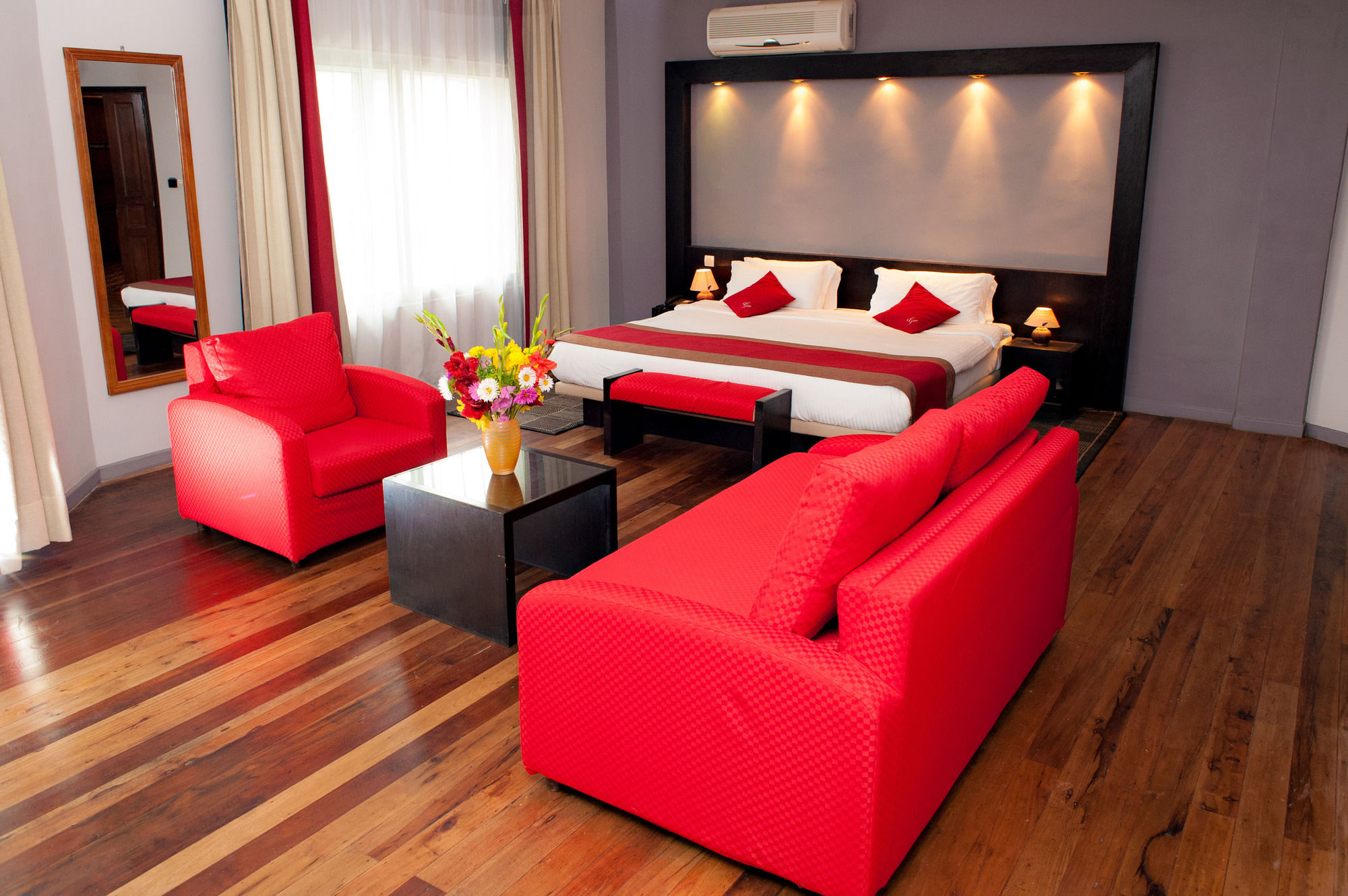 Le Grand Mellis Hôtel & Spa (ل گرند ملیس هôتل و اسپا) 