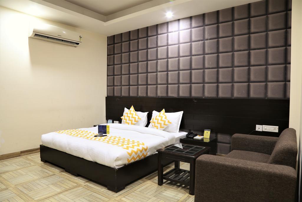 Fabhotel Aksh Palace Golf Course Road 