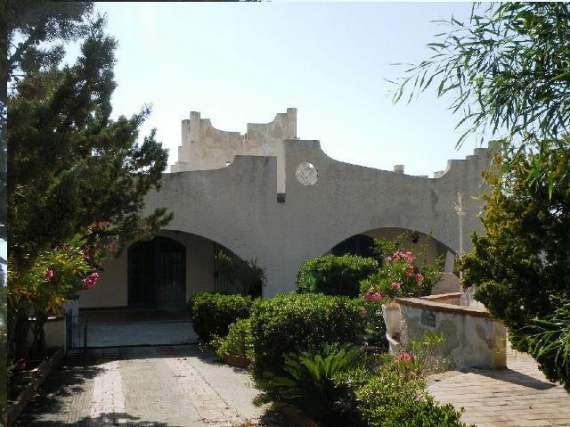 Villa Annasilva (ویلا آناسیلوا) 