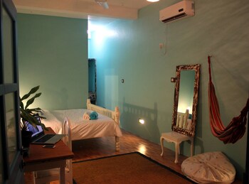 Bedspace Beach Guestroom