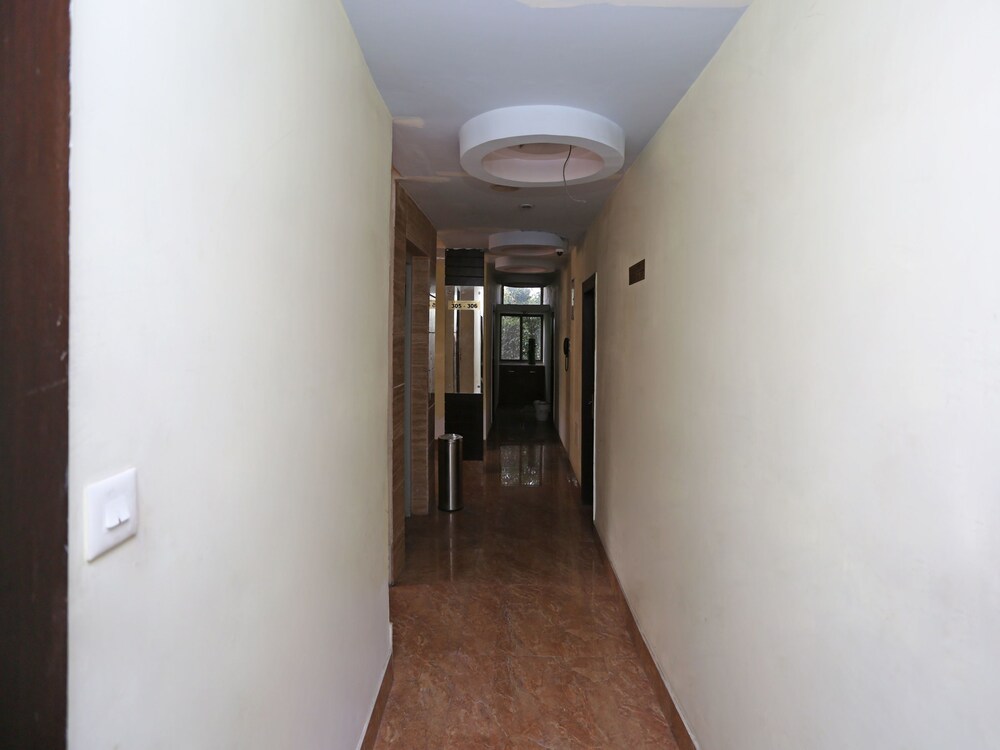 Treebo Trend Archie Regency Lobby