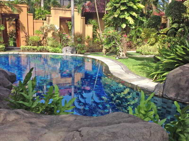 Parigata Spa Villas Pool