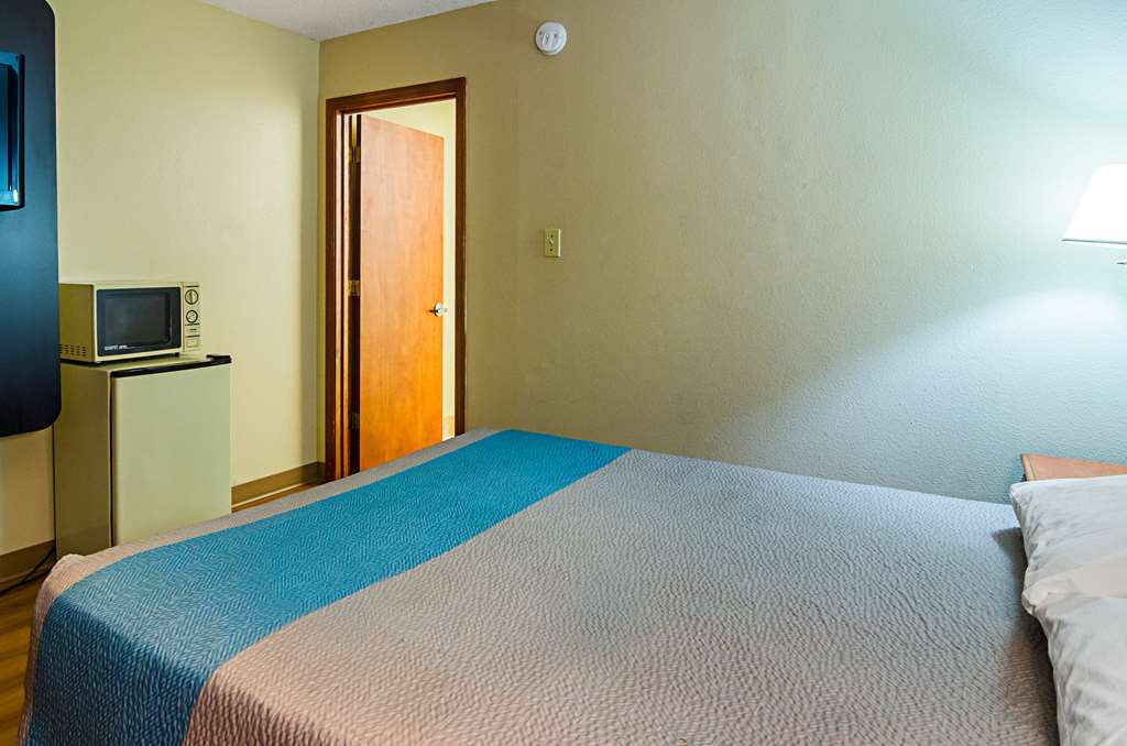 Motel 6 Portland Downtown Convention Center single
