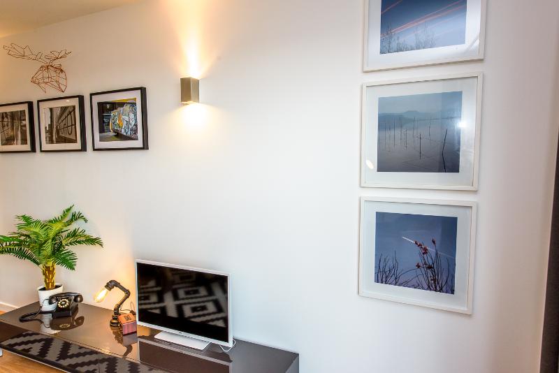 Approved Serviced Apartments Skyline Room