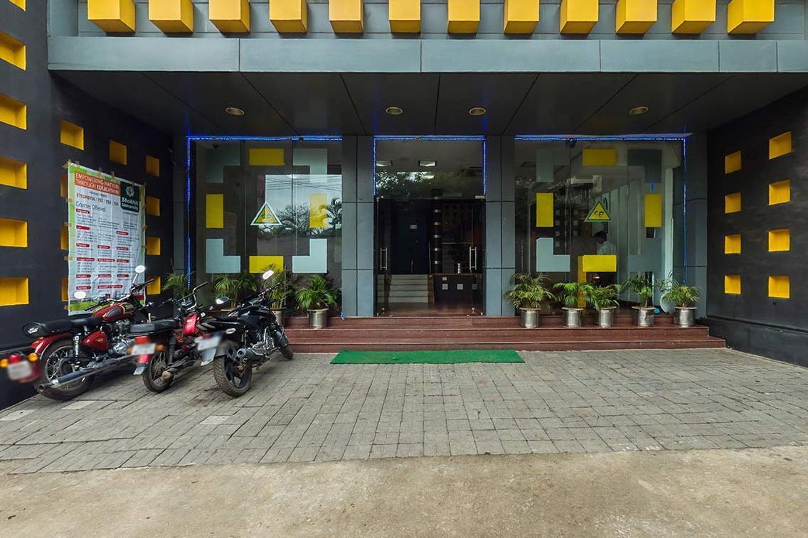 Oyo 3063 Crystal Residency 