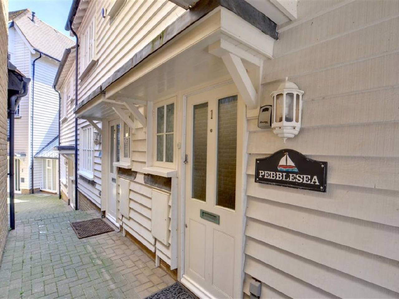 Holiday Home Whitepost (هالیدی هوم ویتپوست) 