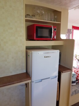 Homely Holidays Microwave