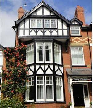 Bryn Woodlands House 
