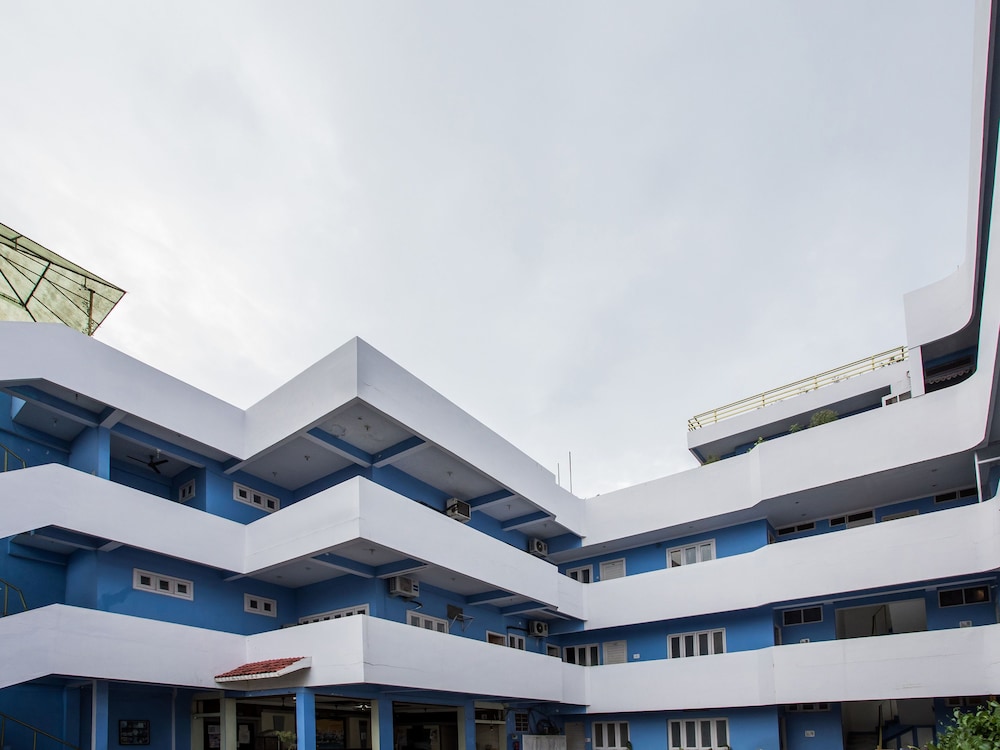 Oyo 15401 Hotel Surana Palace Exterior