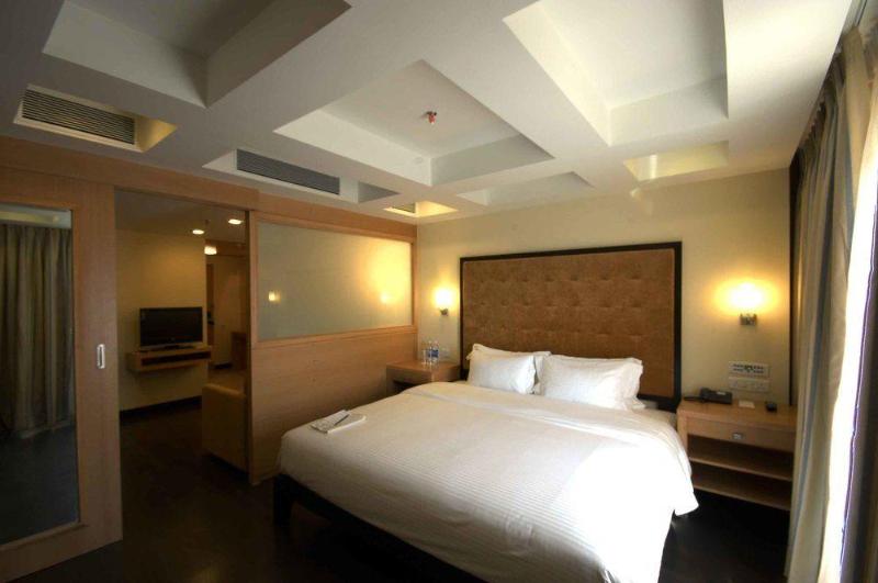 The Gateway Hotel Athwalines General view
