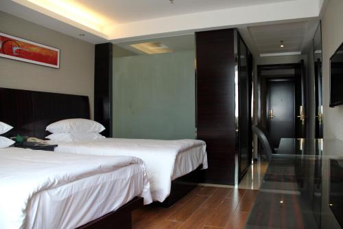 The Posh Hotel 