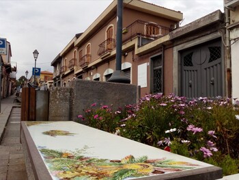 La Perla Di Nicolosi Street View
