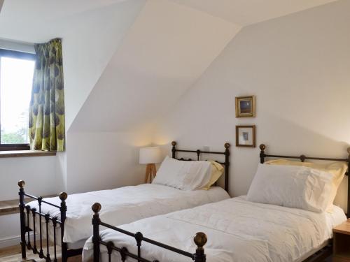 Royal Cottage (رویال كوتاج) 