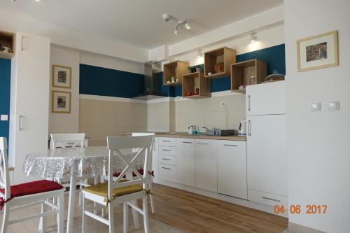 Apartment Blue (آپارتمان بلو) 