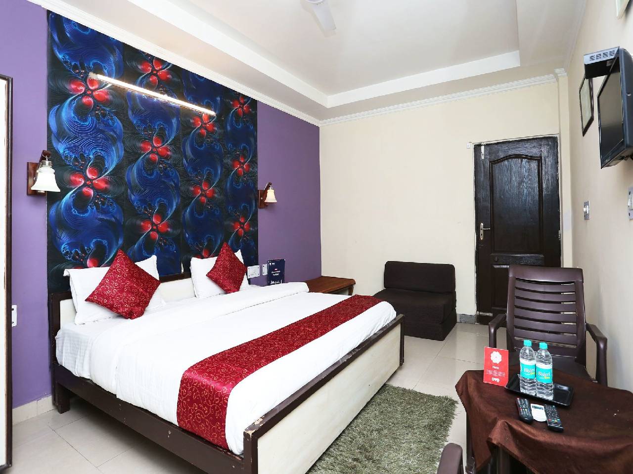Oyo 12784 Hotel Roomers 