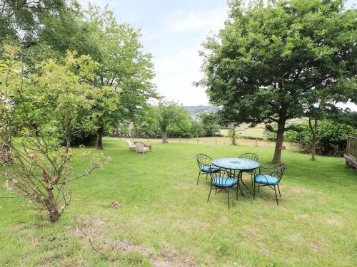 Lilly Pond Cottage Rhayader 