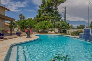 Luxurious 6br 7min To Las Vegas Strip Outdoor Pool