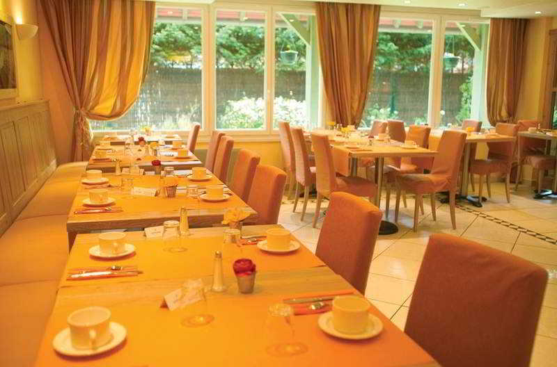 Pierre & Vacances Premium La Villa Gardénia (پیر و واكانسس پرمیوم لا ویلا گاردéنیا) Restaurant