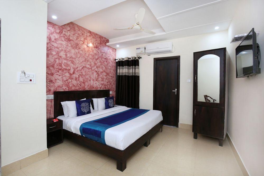 Hotel J S Regency 