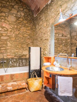 Villa Fonteintanata (ویلا فونتینتاناتا) Bathroom