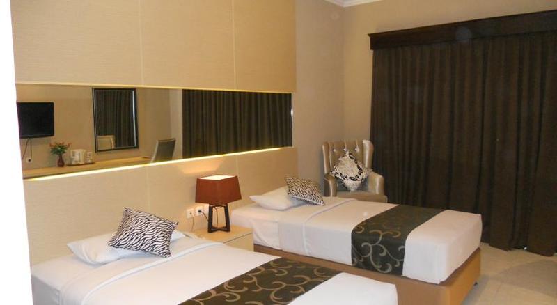 Luminor Hotel Jember General view