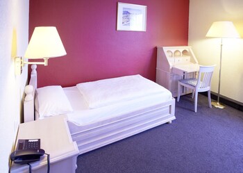 Hotel Restaurant Zur Linde Guestroom