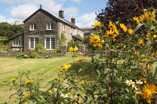 Holdstrong Farmhouse 