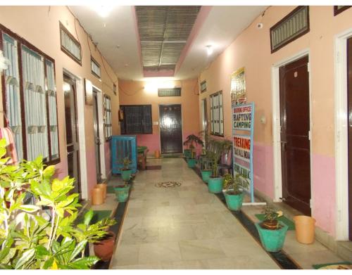 Family Guest House Near Muni Ki Reti 