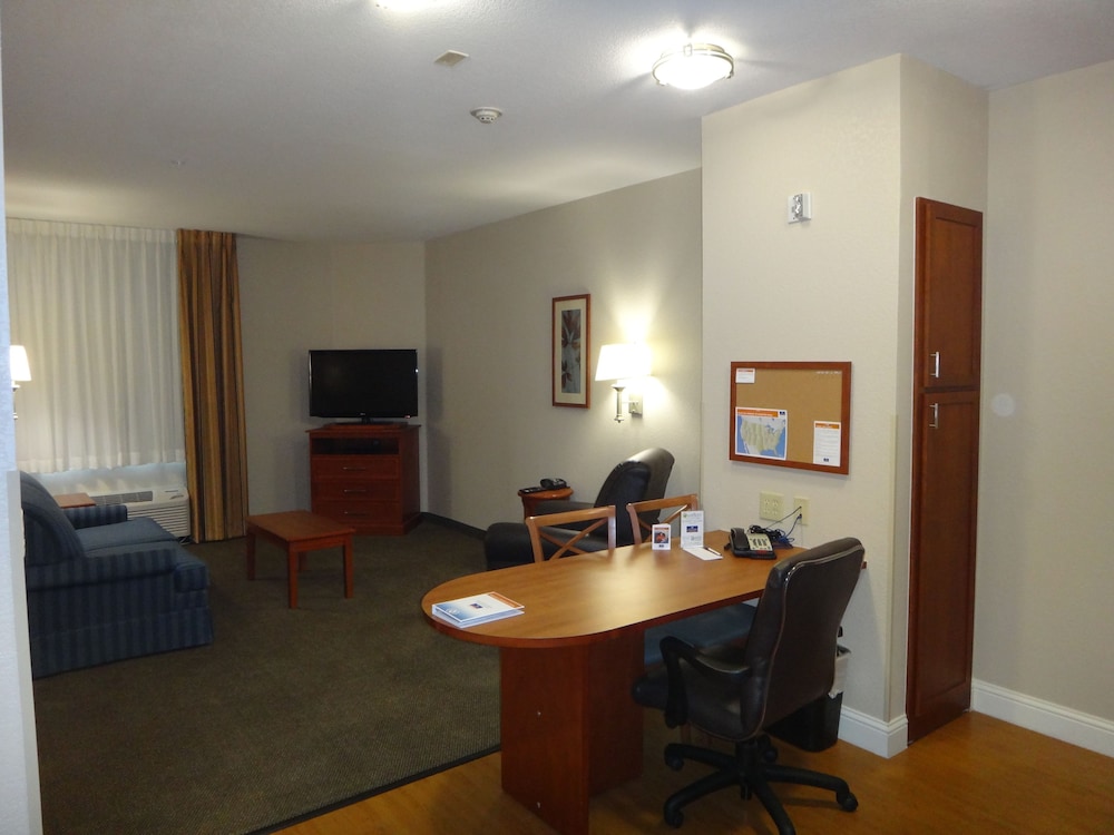 Candlewood Suites Decatur Medical Center an IHG Hotel - photo 4