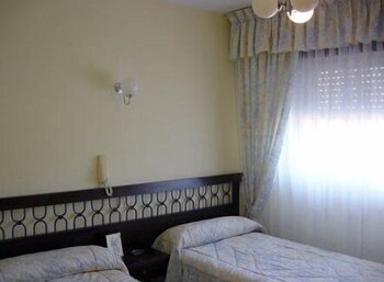 Hostal Restaurante Torremar Guestroom