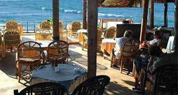 Clafouti Beach Resort 