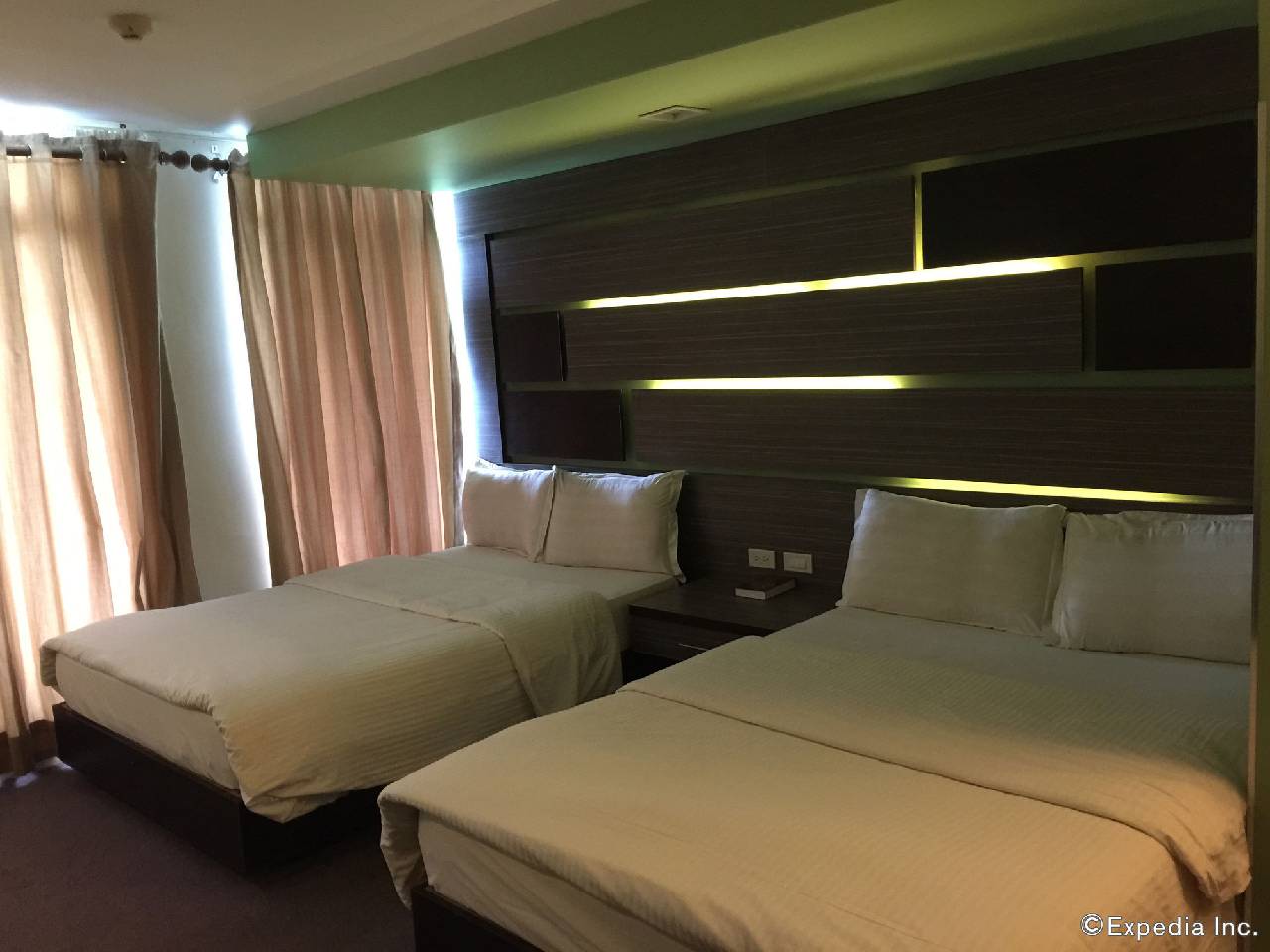 Coron Gateway Hotel & Suites (كورون گاتوی هتل و سوئیتس) 