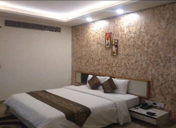 The Royal Paradise Guestroom