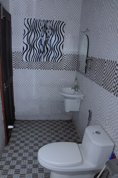 Cosy Houseboats Bathroom
