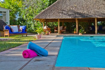 Mose Street Apartments Outdoor Pool