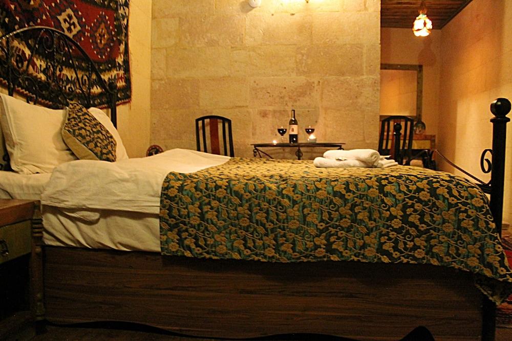 Hills Cave Hotel 