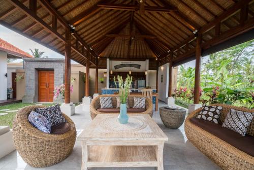 Tunjung Putih Villa 